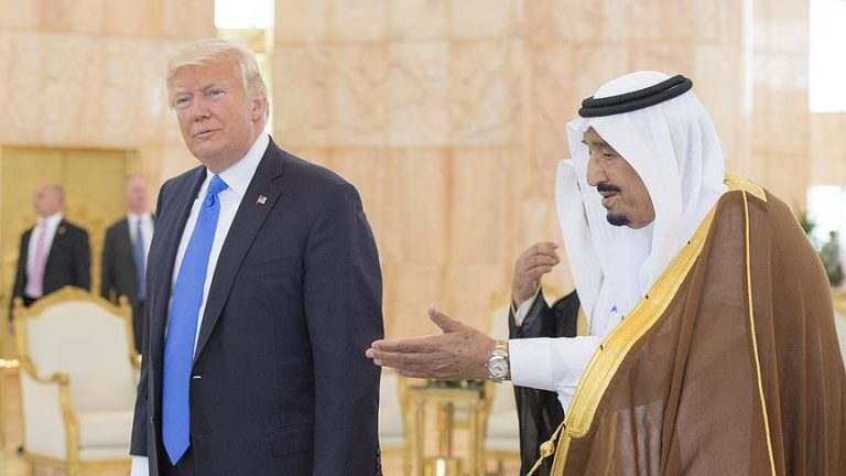 Trump, Suudi Arabistan Kralı Selman ile Telefonda Görüştü